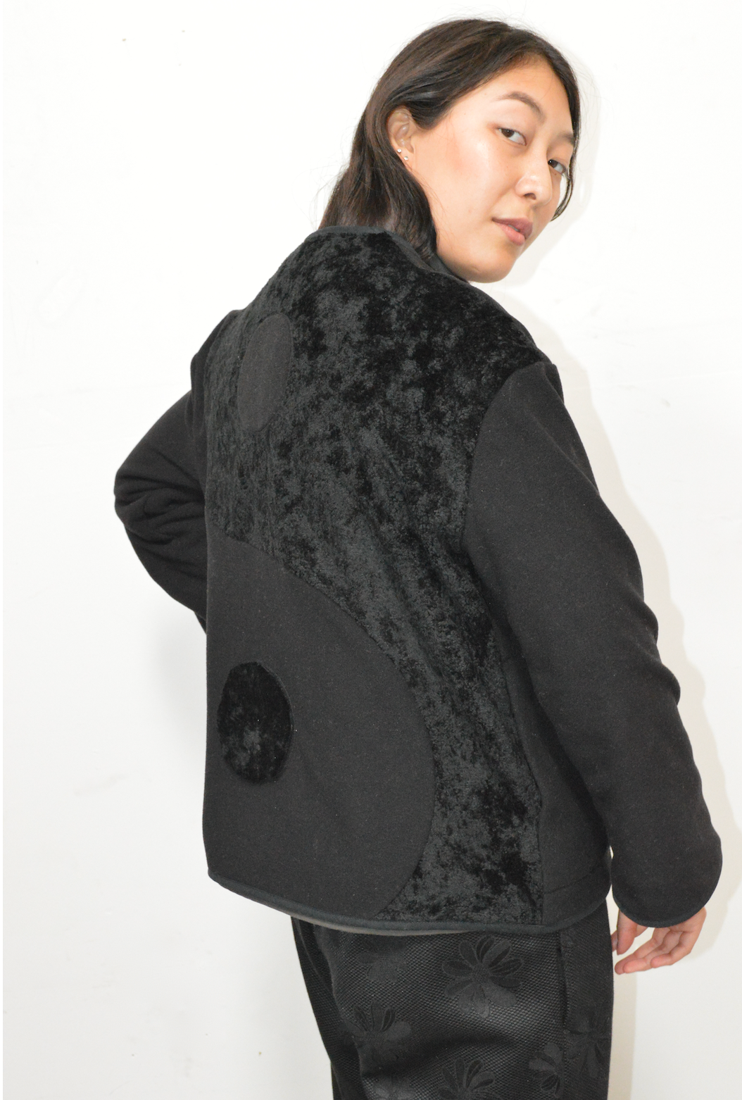 Noor - All Black