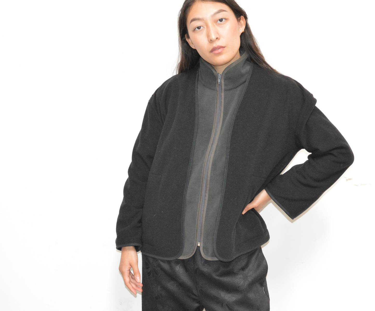 Noor - All Black