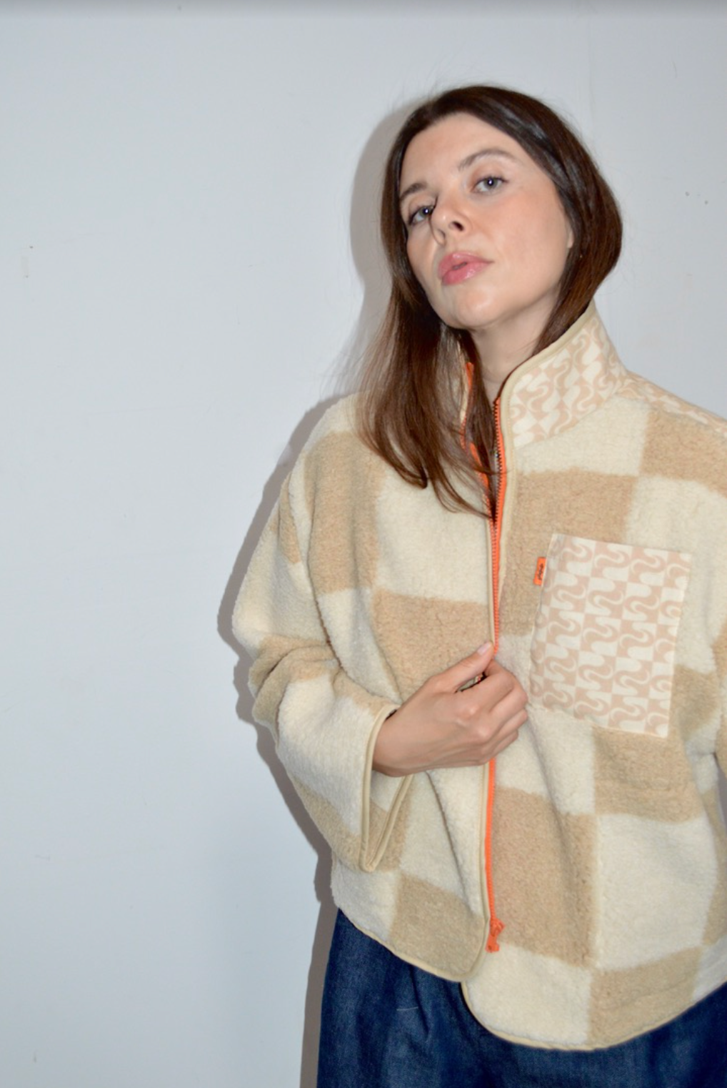 Linda - Nude Check x Nude Swirl
