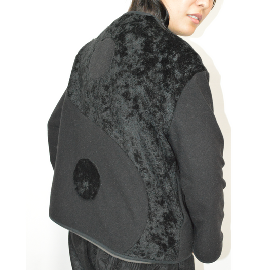 Noor - All Black